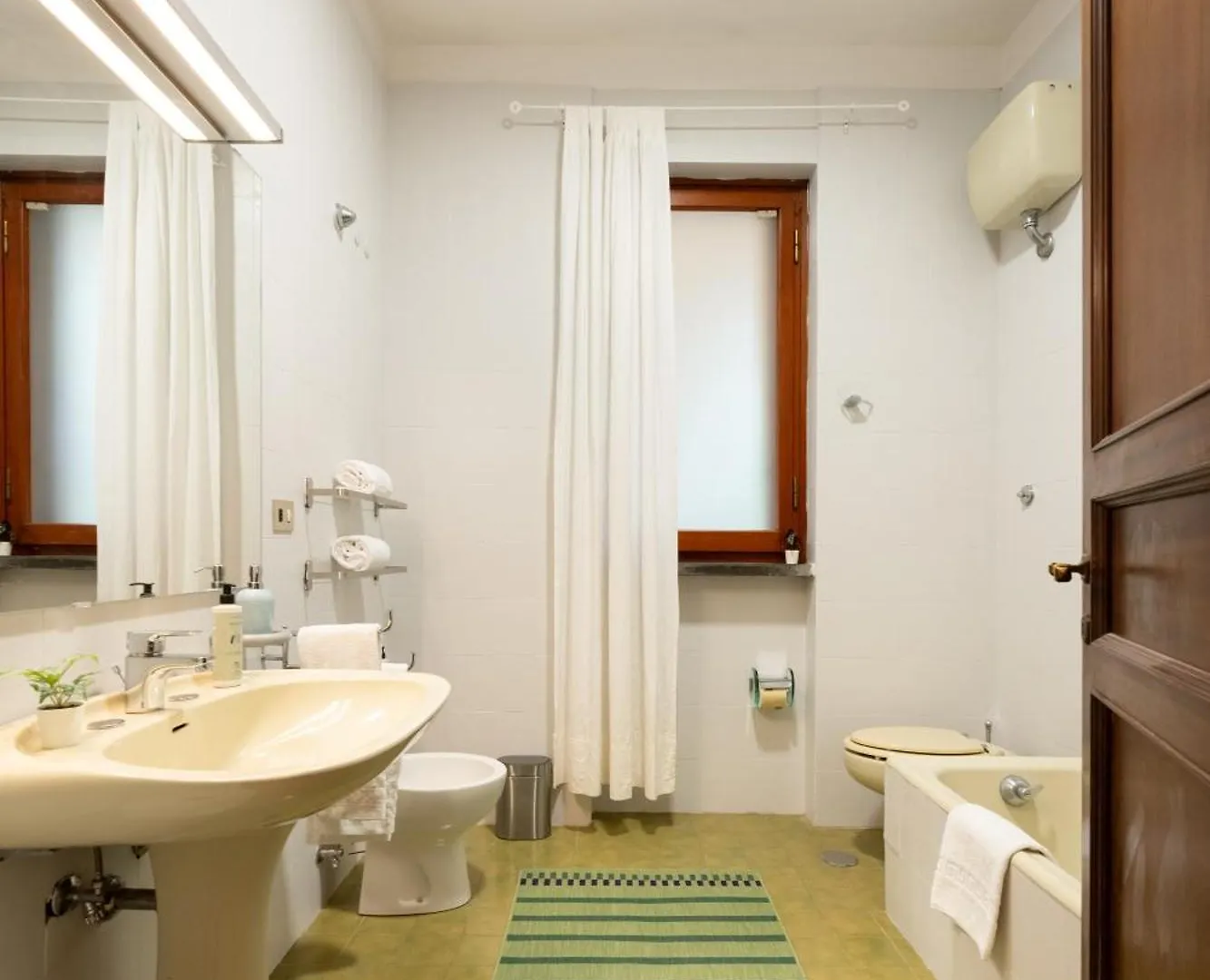 Via Bolognese, 238 Firenze - Villa Emma - Il Tuo Soggiorno Immerso Nel Verde Lägenhet